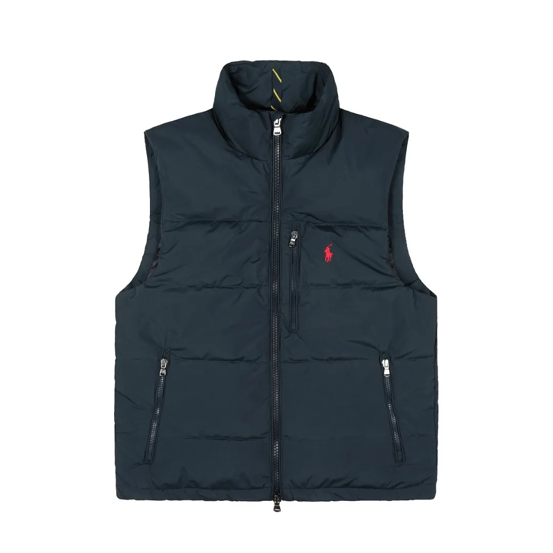 P490 Top quality" Style number: 9002# [Ralph Lauren winter basic solid color embroidery same style down vest for men and women] ✅Ralph Lauren American retro chest zipper high version top-level down filling winter down vest ✅100% high-quality white duck down, high version top-level down filling ✅Double-layer inner velvet to strictly prevent velvet running ✅Built-in adjustable drawstring, windproof and coldproof, considerate and in place ✅Original version, the maximum size can be worn up to 200 pounds. Loose and comfortable, no pressure. ✅Same style for male and female couples. Recommended OOTD wear in winter~ Size: S-XL Color: Black, Navy, Khaki, Wood Green